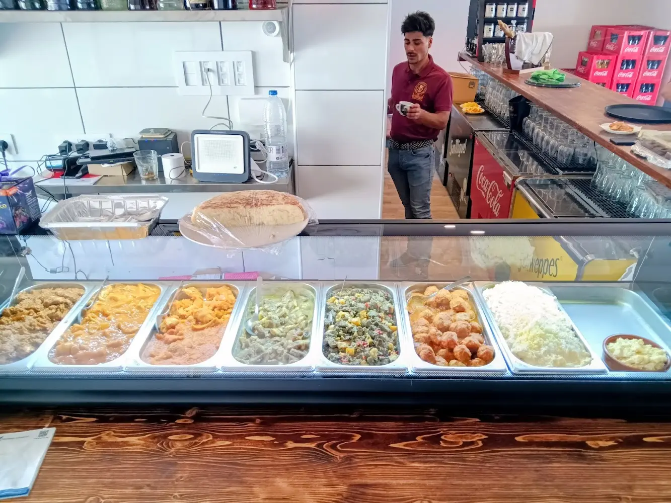Vitrina con platos preparados